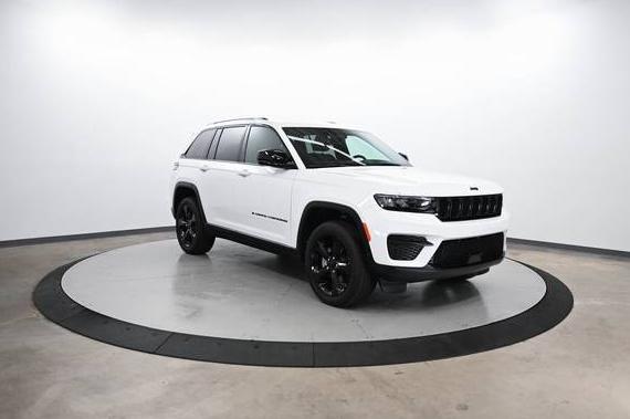 JEEP GRAND CHEROKEE 2024 1C4RJHAGXRC255362 image